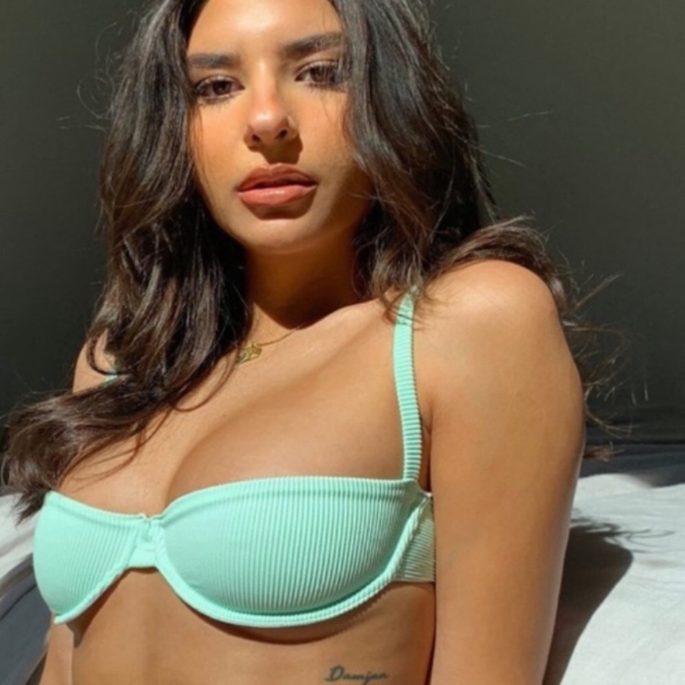 437 Mint Aria Top and bottoms